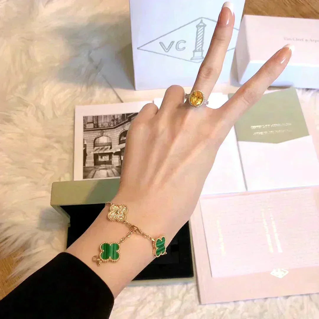 [ECHO ] CLOVER 5 MOTIF MALACHITE BRACELET COLLECTION