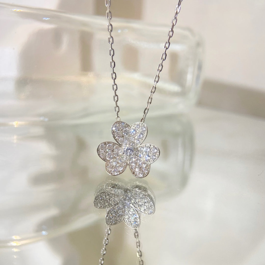 [ECHO ]FLOWER DIAMOND NECKLACE