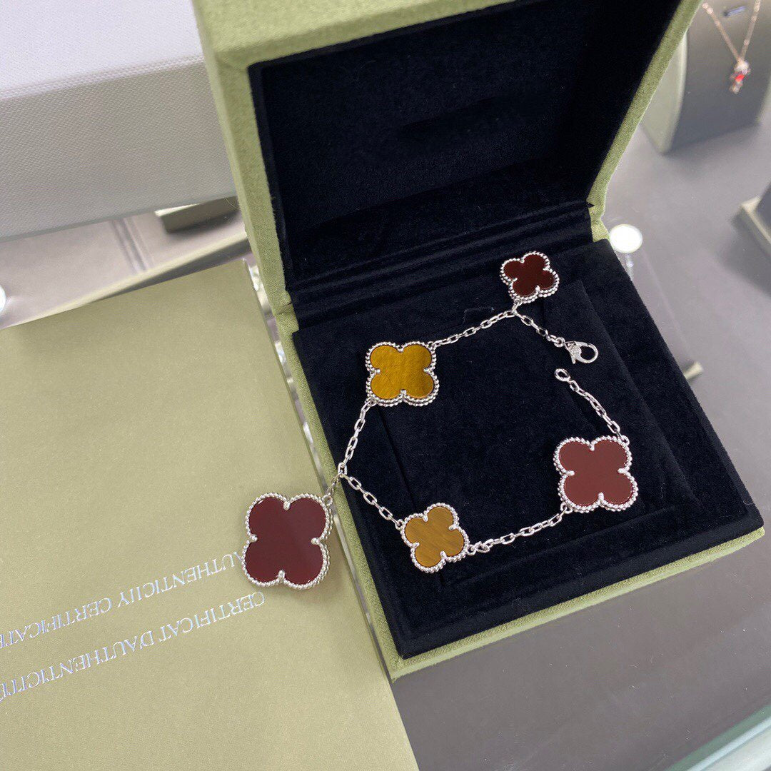 [ECHO ]CLOVER 5 MOTIFS SIVLER CARNELIAN TIGER EYE BRACELET