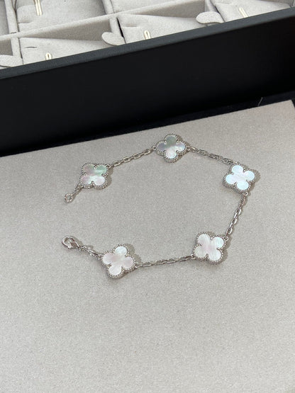 [ECHO ]CLOVER WHITE PEARL MOP 5 MOTIF BRACELET COLLECTION