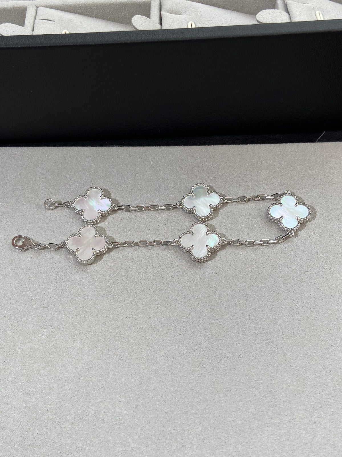 [ECHO ]CLOVER SILVER MOP 5 MOTIF BRACELET