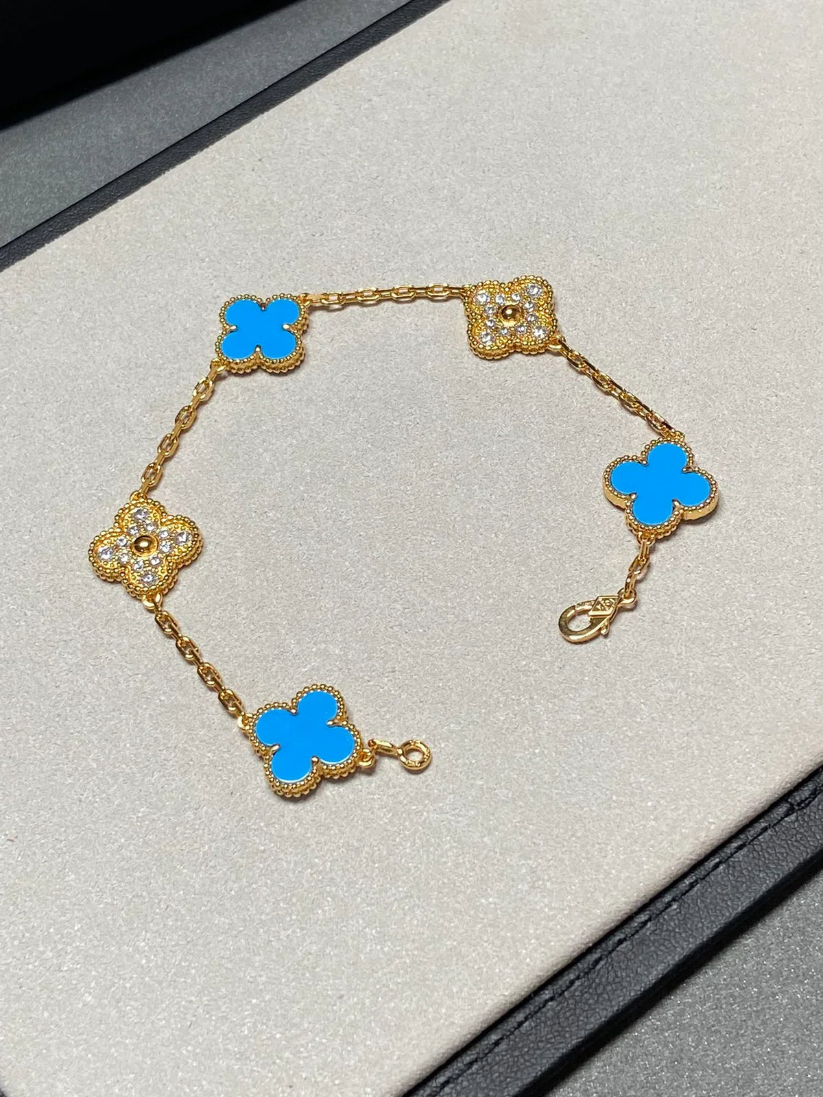 [ECHO ] CLOVER 5 MOTIF BLUE AGATE BRACELET COLLECTION