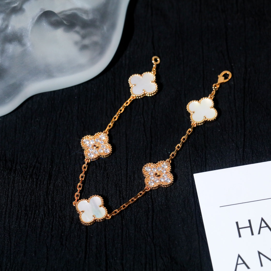 [ECHO ]CLOVER BRACELET 5 MOTIF WHITE MOP DIAMOND