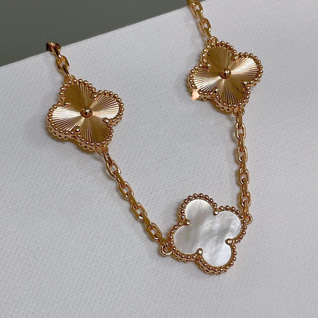 [ECHO ]CLOVER WHITE PEARL MOP 5 MOTIF BRACELET COLLECTION