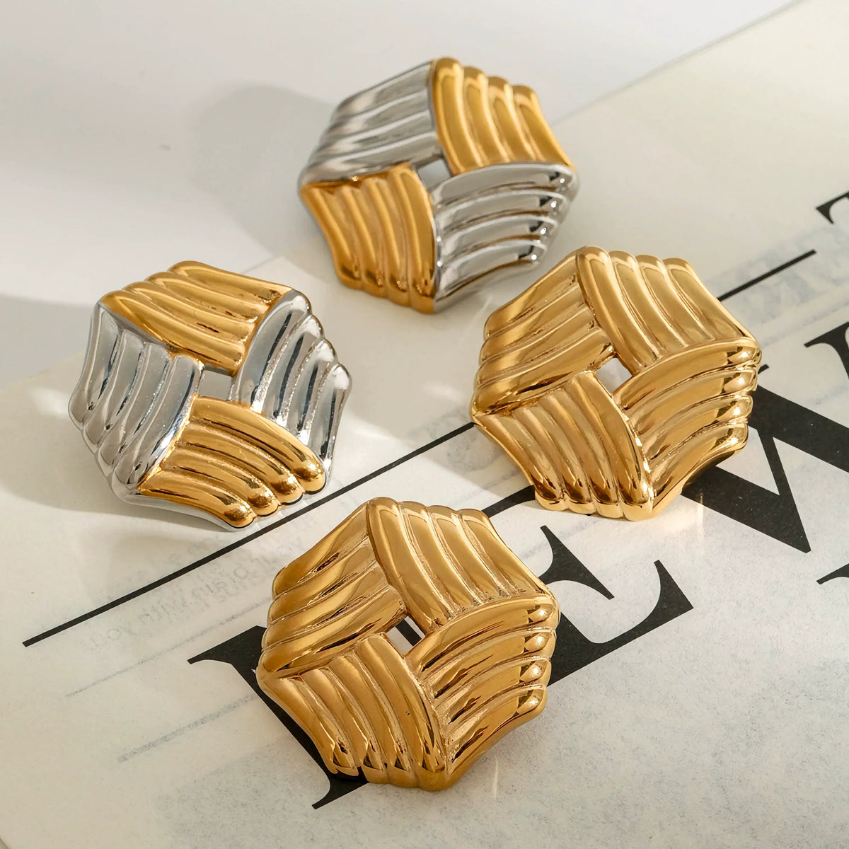 [Echo Fine]Vanessa Criss Cut Gold Earrings