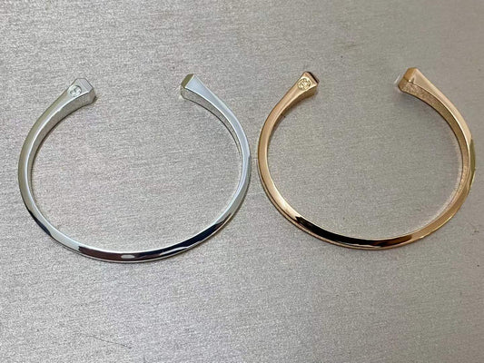 [ECHO ]CLOU DE FORGE SQUARE CONE STUDS OPEN CUFF ONE SIZE