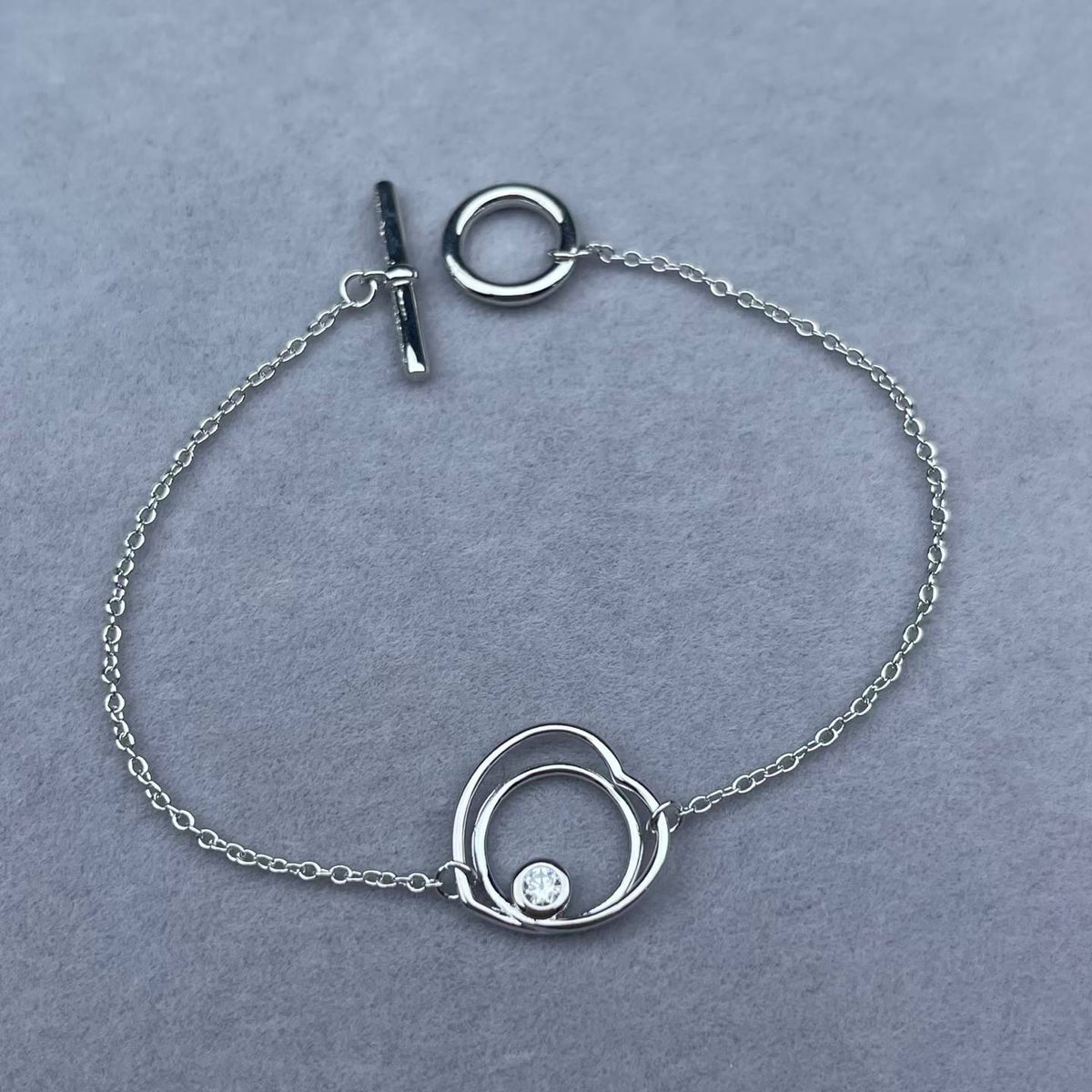 [ECHO ]HOLLOW HEART SINGLE DIAMOND BRACELET