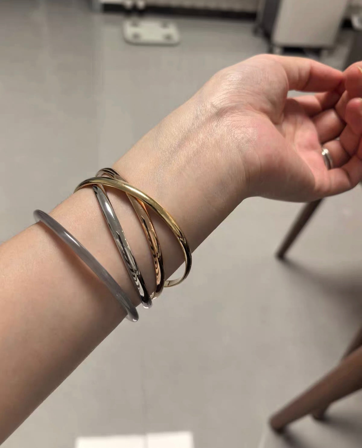 [ECHO ]TRINITY COLLECTION CLASSIC THREE-COLOUR GOLD TRIPLE BAND BANGLE