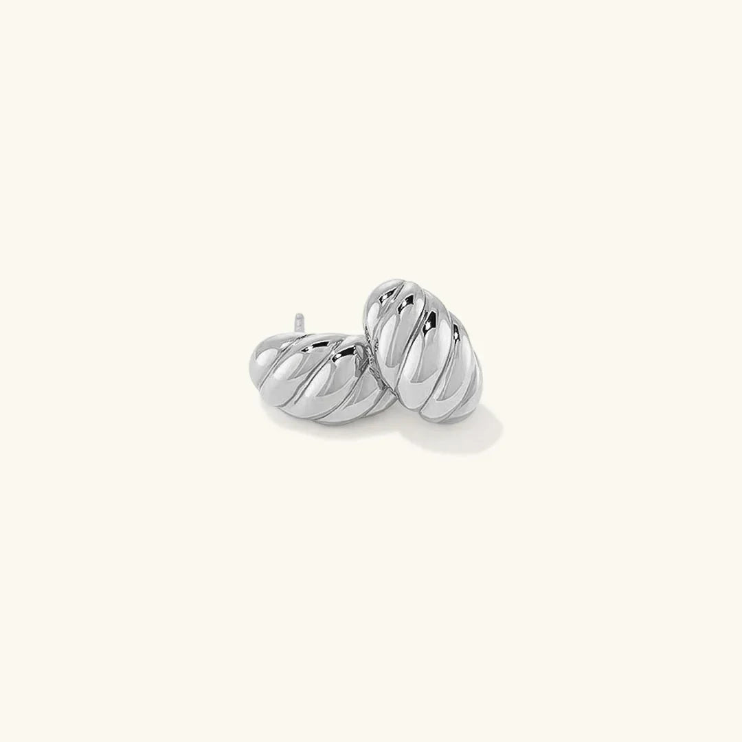 [Echo Fine]Croissant Huggie Earrings