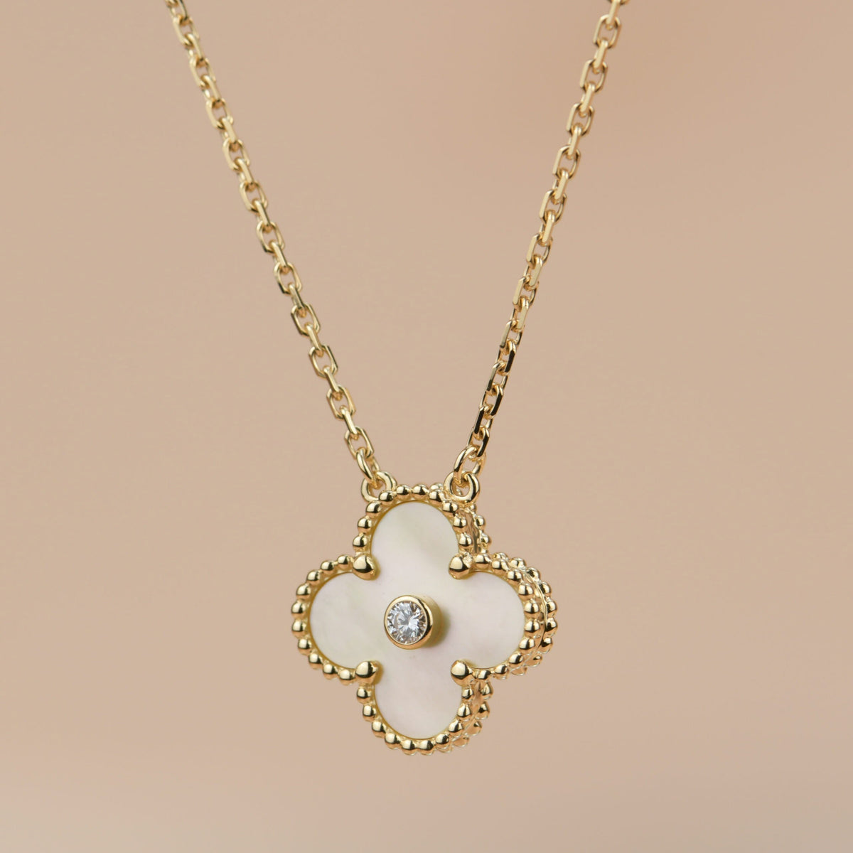 [ECHO ]CLOVER 15MM DIAMOND GOLD MOTHER OF PEARL NECKLACE