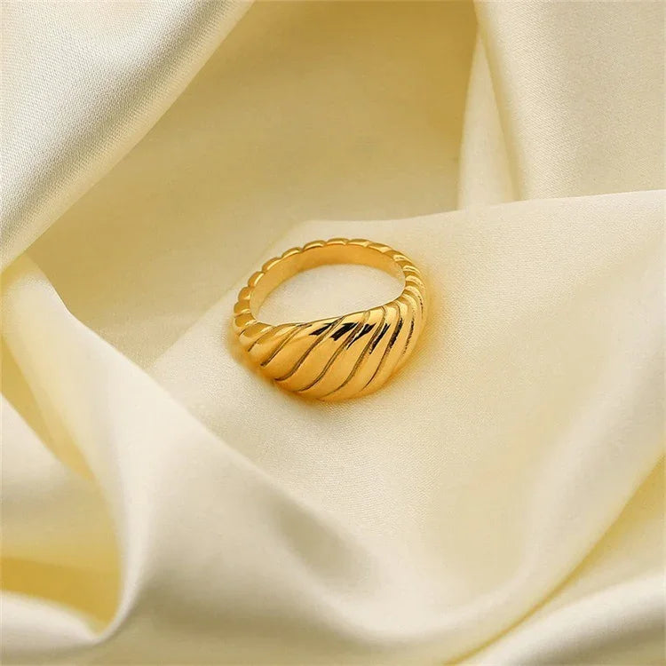 [Echo Fine]Ylenna Gold Croissant Ring