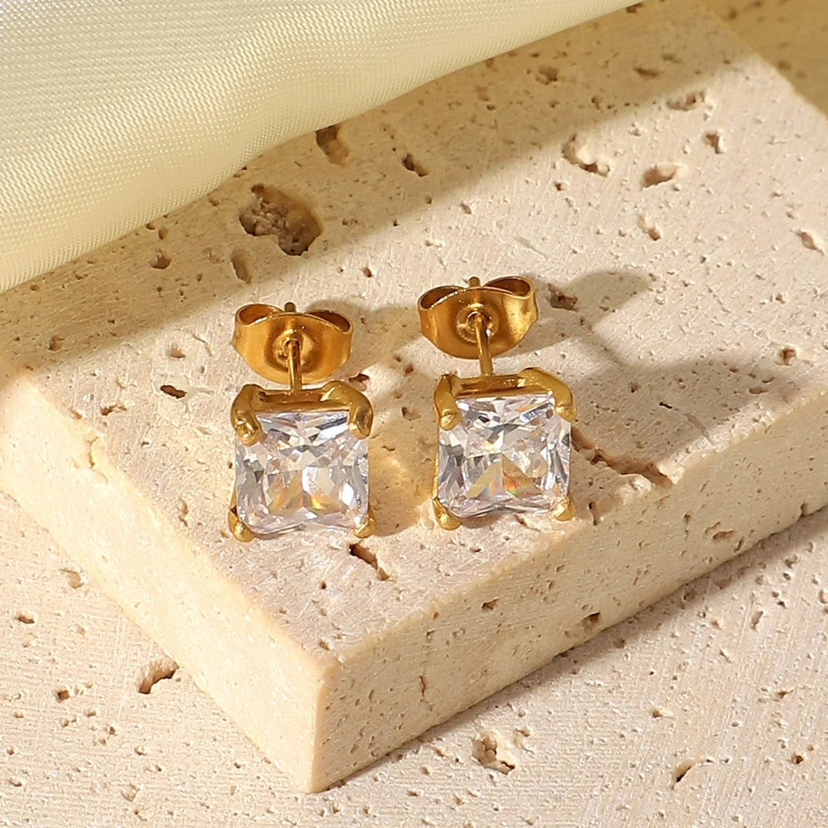 [Echo Fine]March Solitaire Gold Earrings