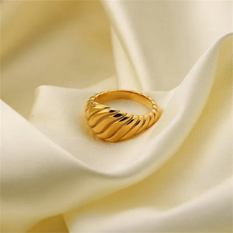 [Echo Fine]Ylenna Gold Croissant Ring