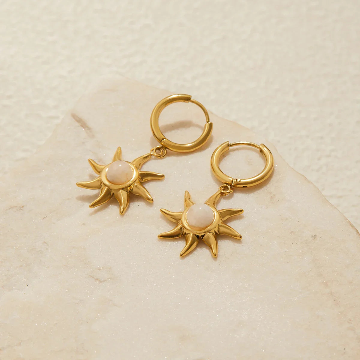 [Echo Fine]Helia Sun-shaped Moonstone Earrings