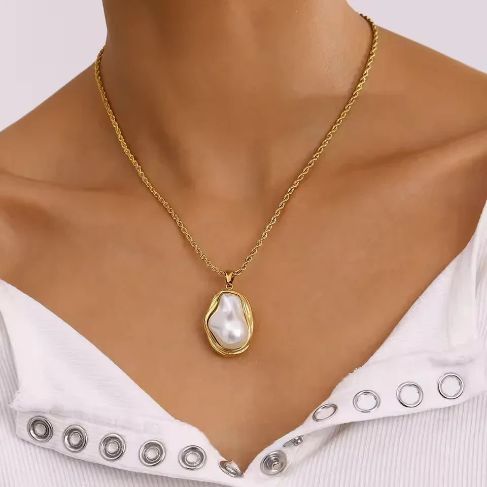 [Echo Fine]Carly Mother Of Pearl Pendant