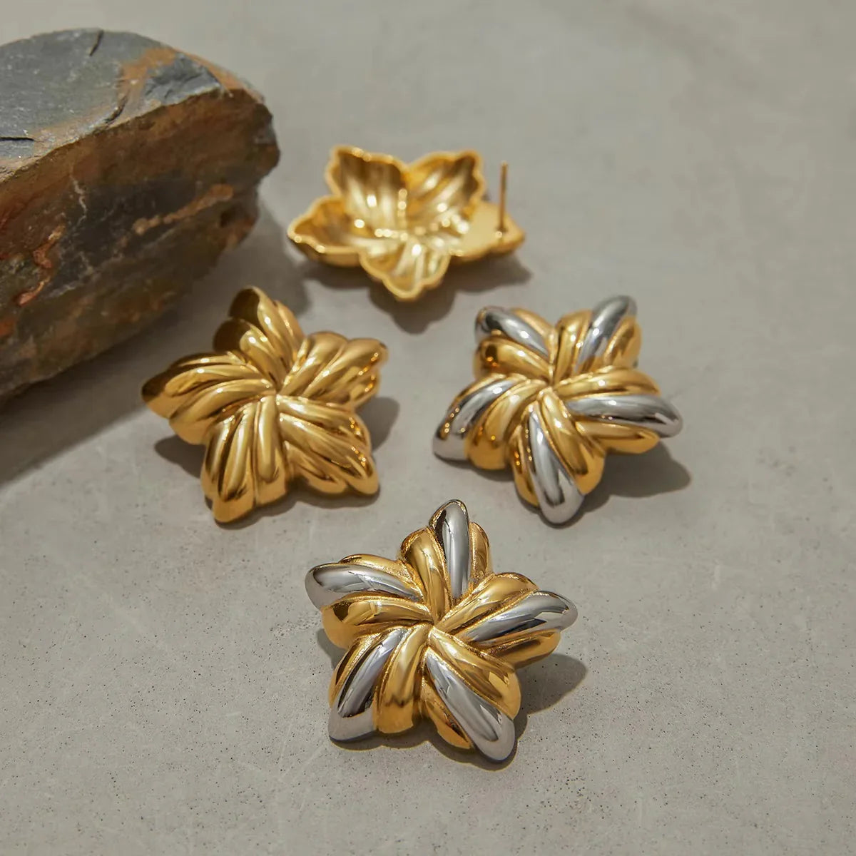 [Echo Fine]Thymes Gold Star Earrings