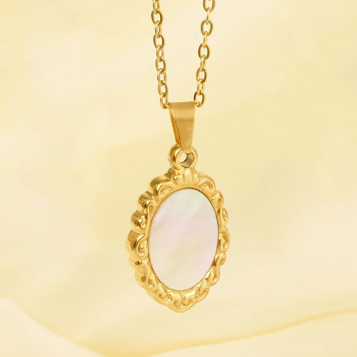 [Echo Fine]Roselle Vintage Mother Of Pearl Pendant